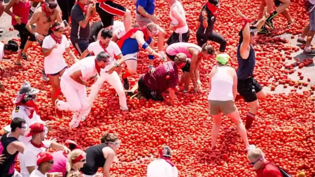 Get Ready for La Tomatina 2024: The Ultimate Guide to the World’s Messiest Festival- Top Travel Foodist